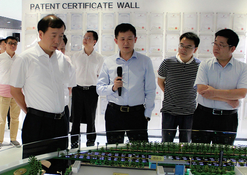 向导来访：2018.9东莞市市长肖亚非尊龙集团调研