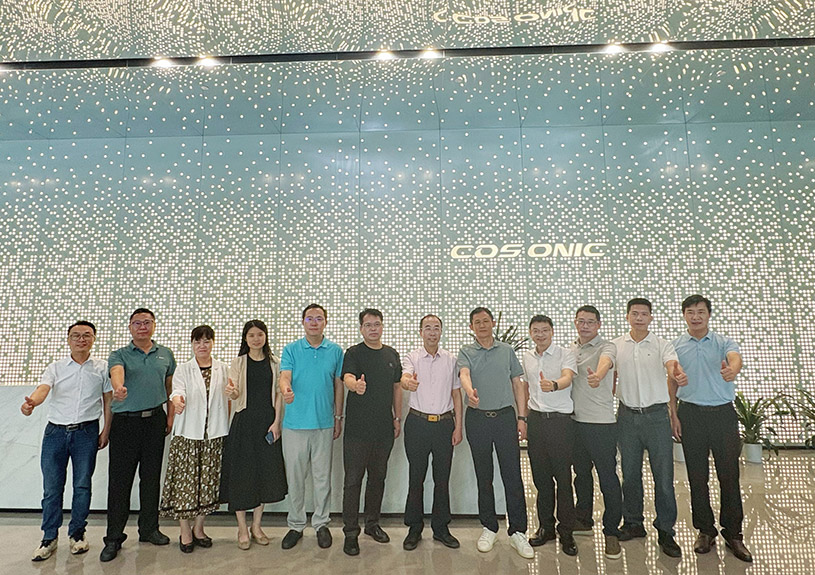 东莞职业手艺学院到访尊龙集团智能开展校企相助交流